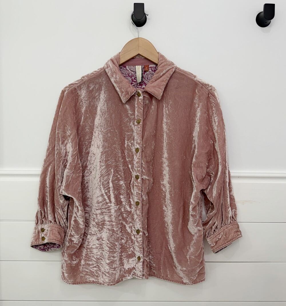 Women’s Anthropologie Pilcro Crushed Velvet Pink Button Down XS